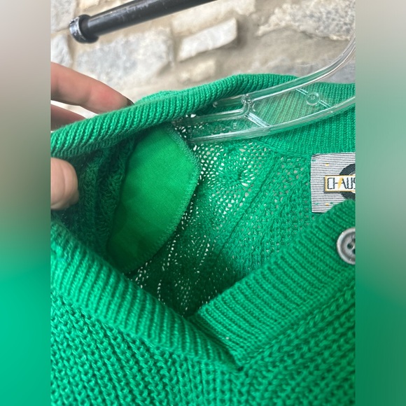 Green knit sweater with removal shoulder pads - Picture 3 of 3